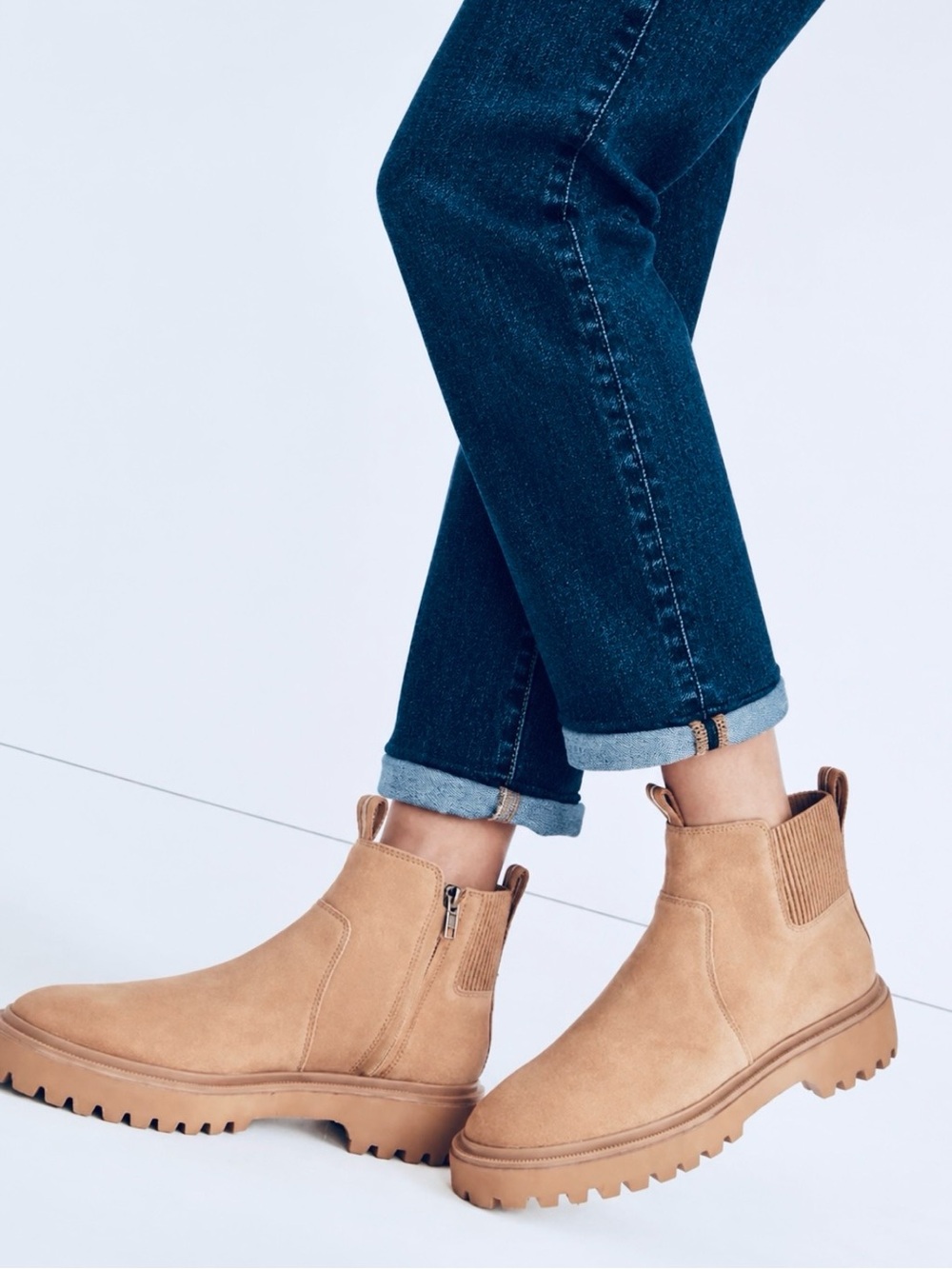 Madewell - women’s The Henry Lugsole Boot Camel suede leather Ankle Boots size 8